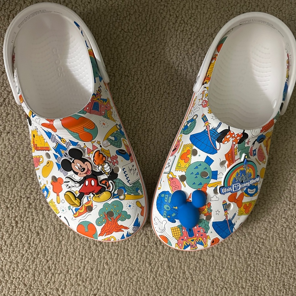 Brand New Walt Disney World Crocs Size 8